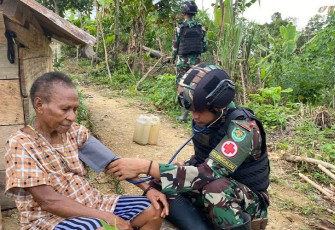 Satgas Yonif 310/KK Semakin Dekat dengan Masyarakat