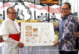 Launching prangko kunjungan Paus Fransiskus di Jakarta 