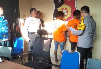 Polsek Medan Helvetia bekuk dua orang maling pagar rumah mewah, Rabu (17/1/2024).