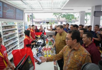 Menko Airlangga dalam peluncuran program EPIC Sale 2024 di Tangerang, Minggu (22/12)