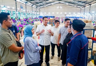 Bamsoet saat berkunjung hari ke-14 di Dapil-7 Jawa Tengah ke Pabrik Rokok Mitra Sampoerna PT Mitra Karya Tri Utama di Purbalingga, Rabu (31/1/24).