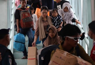 Pemprovsu Berangkatkan Gelombang Terakhir Pemudik Moda Bus dan Kereta Api