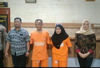 Salah satu ketua ormas di Kabupaten Blora berinisial Mnj dan istrinya saat diamankan Polda Jateng.