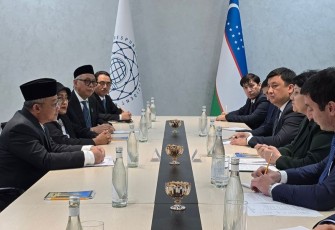 Mendikdasmen, Abdul Mu'ti, saat bertemu dengan Menteri Pendidikan Dasar dan Menengah Uzbekistan, Ezozkhon Karimova di Tashkent.