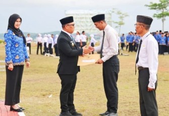PPPK Paruh Waktu Pemprov Kepri saat Terima SK