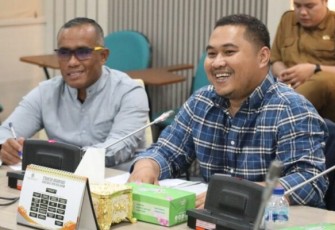 Ketua Fraksi NasDem DPRD Kota Batam saat Terima Audiensi Askot PSSI dan Bahas Pengembangan Sepakbola