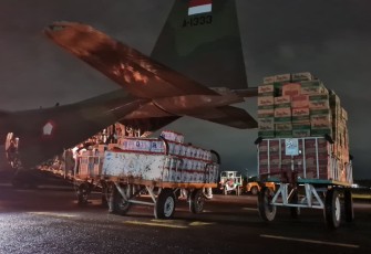 Lanud SMH saat Kirim 14 Ton Bantuan Kemanusiaan untuk Aceh, Sumut, dan Sumbar