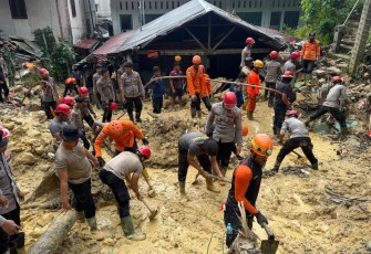 Den Perintis Korsabhara Baharkam Polri Kerahkan 100 Personel Pengamanan dan Evakuasi Longsor di Sibolga
