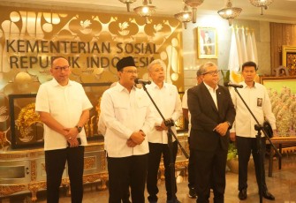 Mensos Saifullah Yusuf saat memberikan keterangan pers di Jakarta, Senin (20/1)