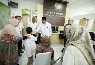 Mensos Saifullah Yusuf meninjau pelayanan masyarakat di Palembang, Kamis (27/2)