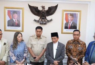 Menag Nasaruddin Umar saat memberikan keterangan pers di Jakarta, Senin (13/10)