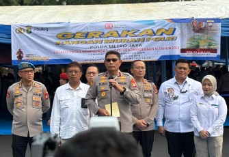 Wakapolda Metro Jaya Brigjen Pol Djati Wiyoto Abadhy membuka kegiatan Gerakan Pangan Murah Polda Metro Jaya dalam rangka memperingati HUT ke-80 Kemerdekaan Republik Indonesia