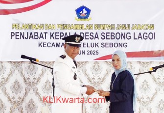 Syamsul Akmal di Lantik Menjadi Pejabat Kepala Desa Sebong Lagoi