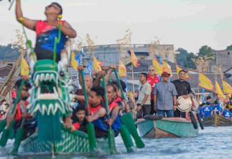 Wali Kota Lis Buka Lomba Perahu Naga di Pelantar III