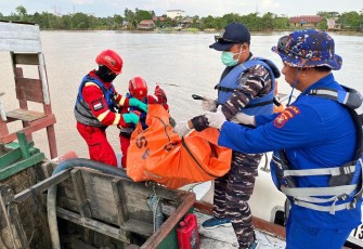 Korban Tenggelam di Sungai Kelay Kalimantan Timur Berhasil Dievakuasi TNI AL dan TIM Sar Gabungan 