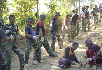 Program TNI Manunggal Membangun Desa (TMMD) ke-125 Kodim 0803/Madiun yang telah bergulir selama dua minggu lebih membawa serta harapan dan perubahan akan kehidupan yang lebih baik