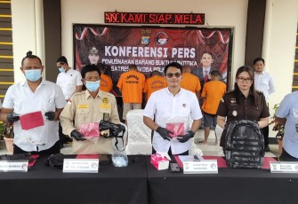 Polres Bintan Adakan Konferensi Pers Pemusnahan Barang Bukti Narkotika 1,2 Kg 