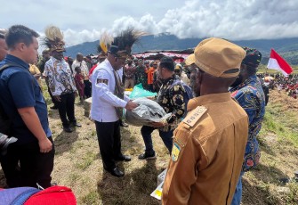Gubernur Papua Tengah Kunjungi Distrik Sinak