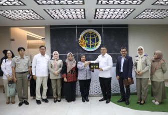 Wakil Menteri Agraria dan Tata Ruang/Wakil Kepala Badan Pertanahan Nasional (Wamen ATR/Waka BPN), Ossy Dermawan, menegaskan komitmennya untuk memperkuat penyelesaian konflik agraria dengan pendekatan berbasis Hak Asasi Manusia (HAM), melalui pelibatan berbagai pihak terkait secara inklusif
