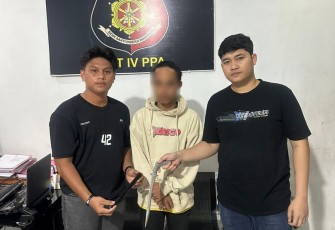 Pelaku penganiayaan di sebuah kos-kosan di kelurahan Girian Weru Dua saat diamankan oleh tim patroli Tarsius Polres Bitung