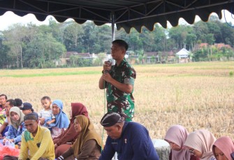 TNI dan Pemkab Trenggalek Guyub Panen Padi
