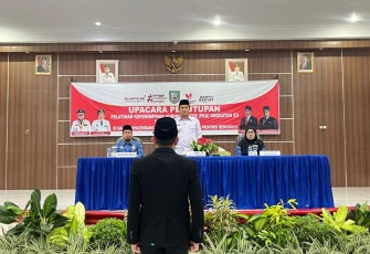 Penjabat Sekretaris Daerah Provinsi Bengkulu, Herwan Antoni, bertindak sebagai inspektur upacara pada penutupan Pelatihan Kepemimpinan Administrator (PKA) Angkatan XII Tahun Anggaran 2025 Provinsi Bengkulu. Kegiatan tersebut berlangsung di Aula Merah Putih Badan Pengembangan Sumber Daya Manusia (BPSDM) Provinsi Bengkulu, Rabu (17/12)