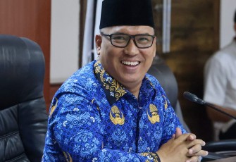  Wakil Gubernur Kepulauan Riau Nyanyang Haris Pratamura