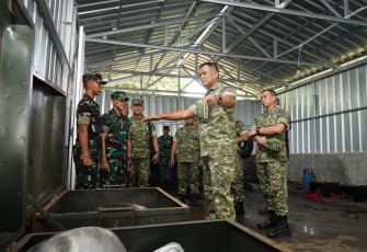 Wakil Panglima TNI Jenderal TNI Tandyo Budi R. melaksanakan kunjungan kerja ke Markas Batalyon Infanteri Teritorial Pembangunan (Yonif TP) 899/BSG di Depok
