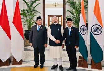 Menteri ESDM Bahlil Lahadalia saat mendampingi Presiden Prabowo di New Delhi, pada Sabtu (25/1).