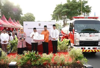 Bank Jatim saat Serahkan CSR Ke Pemkab Tuban