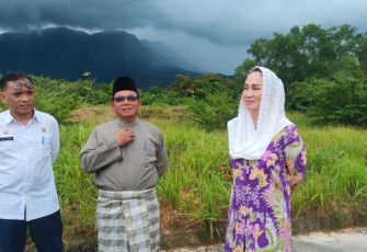Bupati Natuna saat Dampingi Kementerian PU Survey Lokasi Pembangunan Sekolah Rakyat
