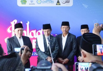 Menag Nasaruddin Umar saat memberikan keterangan pers di Jombang, Senin (22/9)