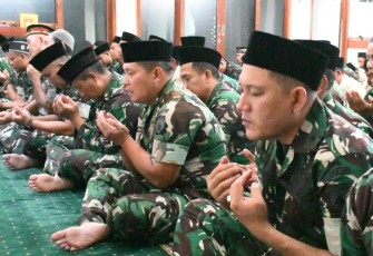 Doa bersama prajurit Korem 081/DSJ