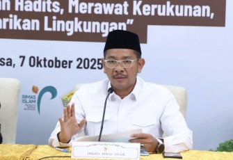 Dirjen Bimas Islam Abu Rokhmad