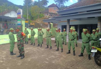 Latih linmas wilayah desa binaan 