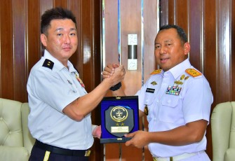 Pangkolinlamil Laksda TNI Rudhi Aviantara 