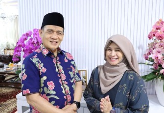 Wakil Menteri Agama Romo Muhammad Syafii dan Tenaga Ahli Menteri Kebudayaan Neno Warisman di Jakarta, Senin (27/10)