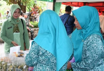 Ketua Persit KCK Koorcab Rem 081 Ny Frieda Untoro 