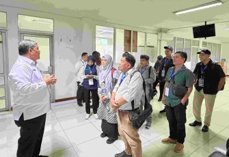 Kakanwil Ditjenimipas Sumut Teodorus Simarmata memberikan pemaparan dalam tour media, Kamis (11/12)