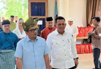 Gubernur Ansar saat menghadiri Diskusi Publik yang diselenggarakan oleh Badan Perjuangan Pembentukan Provinsi Khusus Kepulauan Natuna Anambas (BP3K2NA) di Gedung Sri Serindit, Natuna, Rabu (23/4).