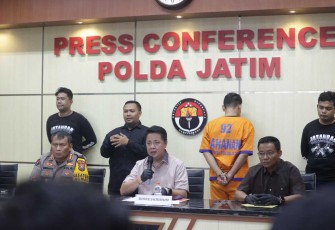 Polda Jatim saat konferensi pers pengungkapan kasus mutilasi wanita asal Blitar, Senin (27/1)