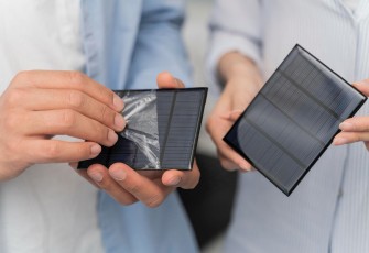 Ilustrasi Panel Surya dengan teknologi Perovskite yang lebih ramah lingkungan