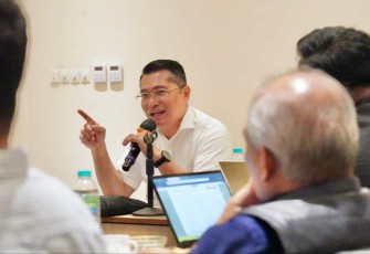Deputi bidang kelembagaan dan digitalisasi koperasi Kemenkop, Henra Sarahih