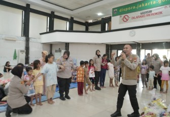 Trauma healing untuk anak-anak korban banjir di Jakarta 
