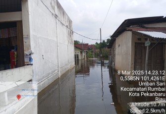 Situasi banjir menggenangi wilayah Kota Pekanbaru 