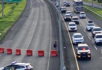 Ilustrasi Contraflow di tol Jakarta Cikampek 