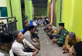Doa bersama bersama warga desa binaan 