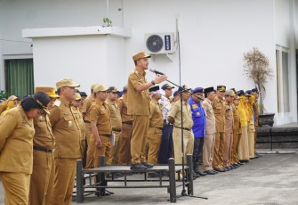 Pimpin Apel Gabungan Pasca Cuti Lebaran Idul Fitri