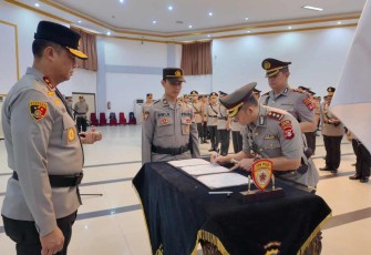 Kapolda Kalteng Irjen Pol Iwan Kurniawan saat sertijab PJU dan Kapolres jajaran Polda Kalteng, Rabu (9/4)