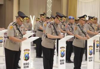 Sertijab Kabid Humas Polda Jatim, Senin (14/4)